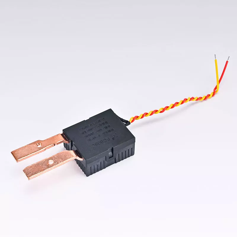 Tres tempus 7P Rail Type Latching Nullam
